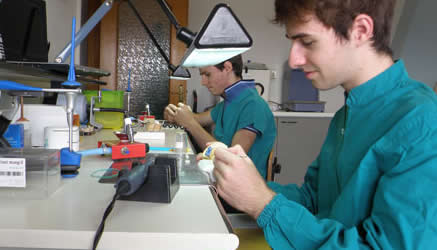 Profumo: servono laboratori moderni e tecnologici