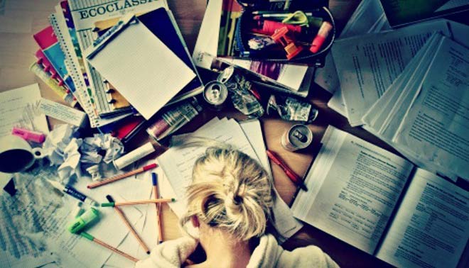 10 pensieri che hai in testa ora se stai studiando per un esame