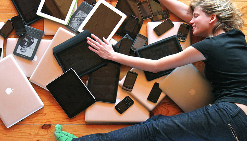 Hai l’ansia di rimanere senza social? Forse hai la sindrome FOMO