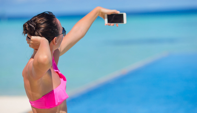 Vacanze? Foto sui social "taroccate": ecco su cosa si mente di più
