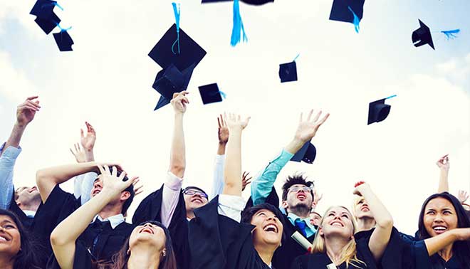 5 scherzi fantastici da fare all’amico che si laurea