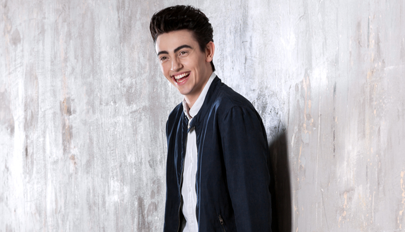 Michele Bravi torna a parlare dopo l’incidente: “Niente è più come prima. Sono in terapia”