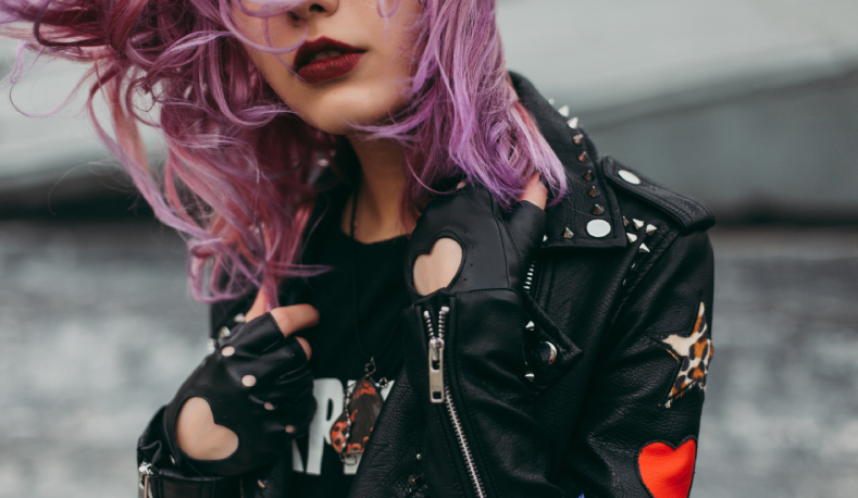 Vestiti e make-up "vietati" dal tuo ragazzo? Ecco perché non devi accettarlo