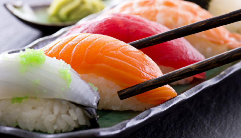 Ti piace il sushi? Mangerai insetti: lo dice uno studio