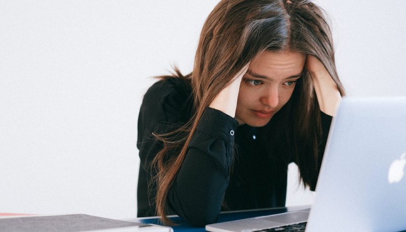 Trovare lavoro nel 2021? Non sarà facile: le previsioni delle aziende