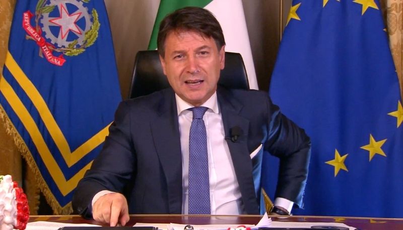 Dpcm Natale 2020, le nuove indiscrezioni: coprifuoco dopo mezzanotte a Capodanno?