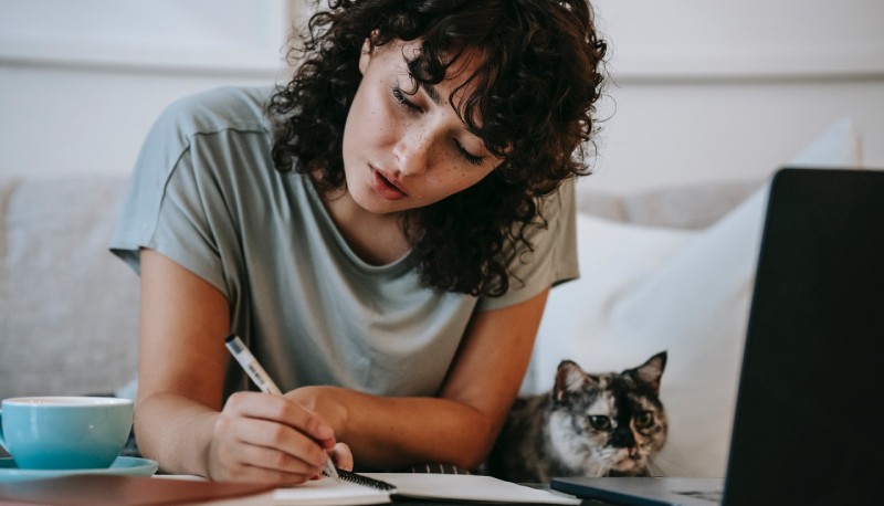 Dad: dodici mesi dopo le scuole sono più preparate, il Paese no. Il 55% ha ancora problemi di connessione