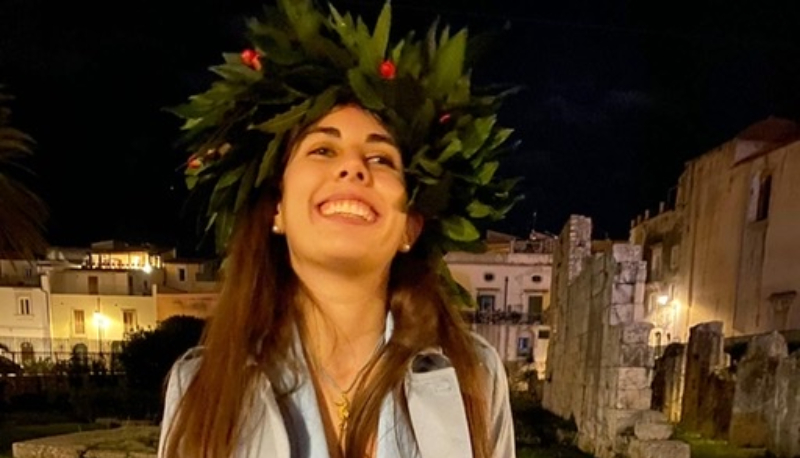 Laureata con 110 e lode in 3 anni e 6 mesi (anziché 5): ma come ha fatto?