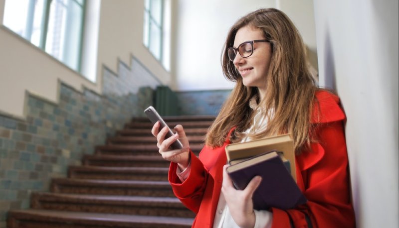 Educazione digitale? "Parlateci di privacy, tempo online e fake news": questi i temi caldi per la GenZ