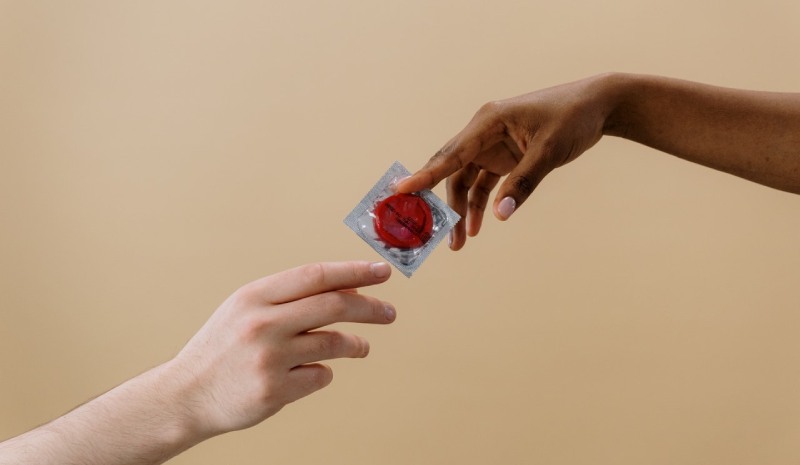 L’HIV non è morto e in Italia colpisce anche i giovani: ora l’incidenza maggiore di nuovi casi è tra i 25 e i 29 anni