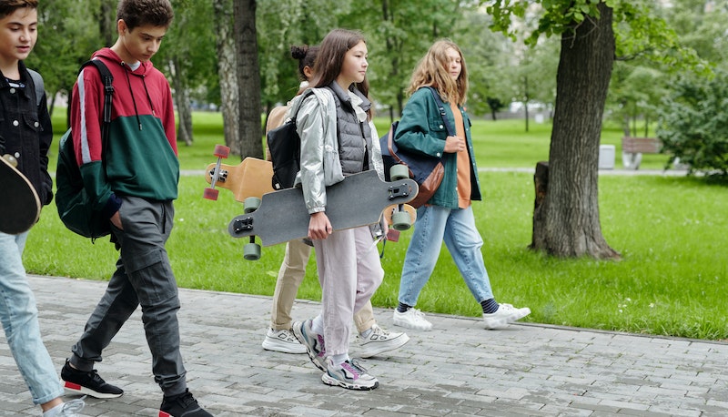 Corredo scolastico, le famiglie hanno scelto la via del risparmio: per 1 studente su 2 quest’anno budget più ridotto del solito