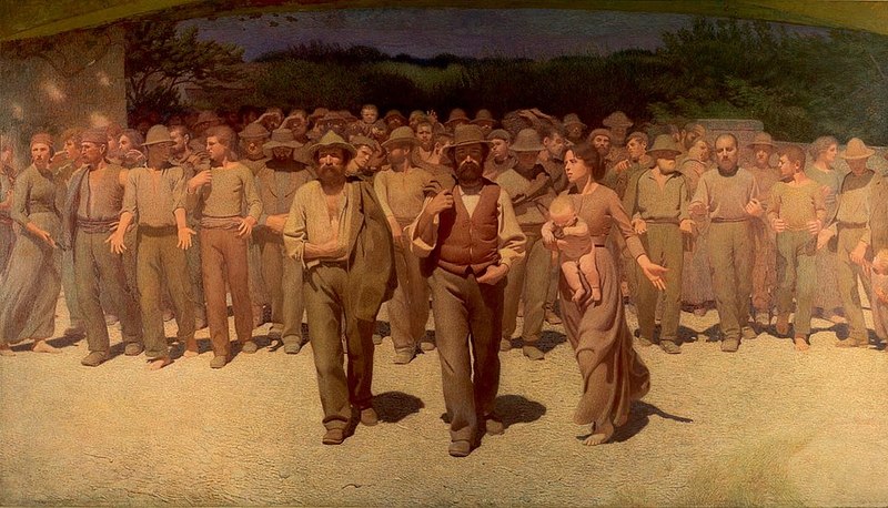Un gruppo di persone in abiti storici cammina insieme, esprimendo collettività e speranza nel contesto del Novecento.