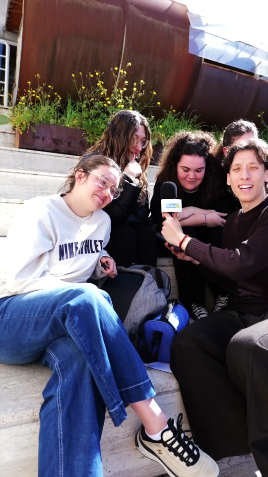 https://www.tiktok.com/@skuolanet/video/7667221738643787031